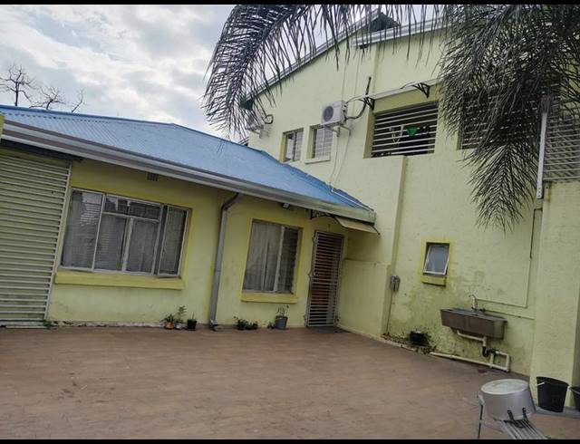 11 BEDROOM HOUSE FOR SALE IN PRETORIA WEST